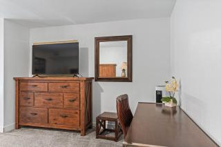 Modern Private Whole Unit 4 Bedroom Guest Suite King Bed - Salt Lake City - 9
