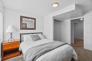 Modern Private Whole Unit 4 Bedroom Guest Suite King Bed - Salt Lake City - 4