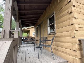 Homey Cabin with Mountain Views - 7