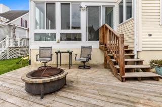 Waterfront Home with OC Skyline Views - Ocean City - 9