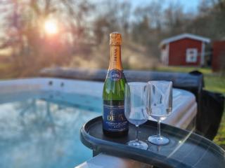 Sauna&Jacuzzi-New guesthouse, private in nature - Vallda - 9