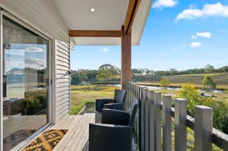 Molly Morgan Vineyard Villa Chardonnay. A Romantic Getaway for Two - Lovedale - 3