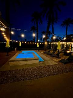 Modern Coachella Poolside Oasis - Indio - 6