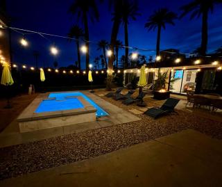 Modern Coachella Poolside Oasis - Indio - 5