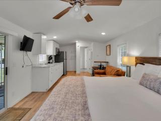 Relaxing Model Home near Dollywood - 5