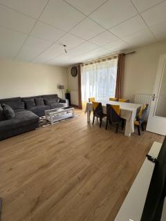 Renovated townhouse - Vendeuvre-sur-Barse - 0