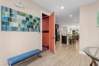 520-8-LD-Large Movie&Game room - 1