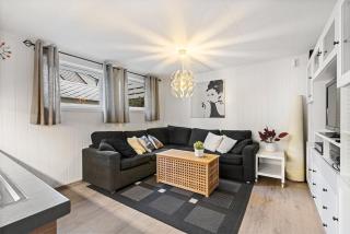 Flat in Sola Near Airport - Sola - 0