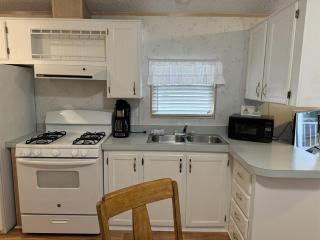 Charming 2 Bedroom Retreat - Pigeon Forge - 2