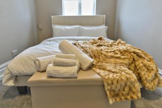 STUNNING TWO BED PROPERTY In WEST LND - 1