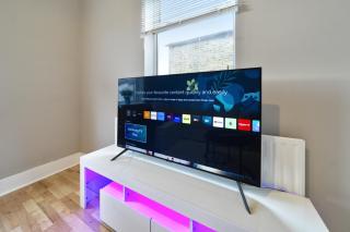 STUNNING TWO BED PROPERTY In WEST LND, NEAR TRAIN STATION - Hanwell - 1