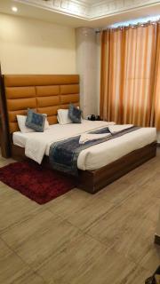 Hotel The Grand by Nexottel - 9
