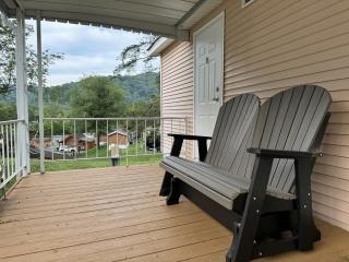 Cozy 1BR Mountain Retreat - 5