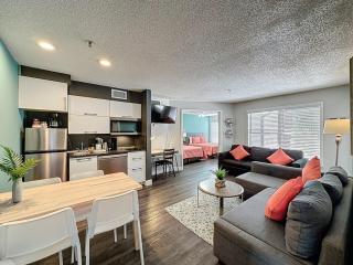 Two bed condo in Parkway Palms Resort condo - 9