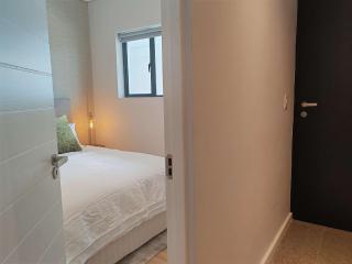 Wavescape Stylish Beach Getaway - Muizenberg - 3
