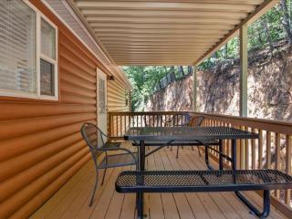 Luxurious 4BR Mountain Haven with Parking - 0
