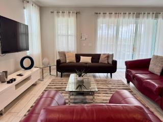 7491-5-MA-Oasis at Reunion - 7