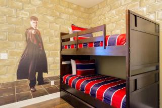 7601-7-BL-Designer decorated with whimsical themed rooms - Orlando - 3