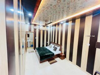 Archana Guest House - Ayodhya - 9