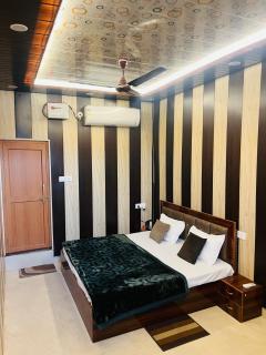 Archana Guest House - Ayodhya - 6