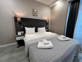 Batumi Courttyard Great Holidays - Batumi - 6