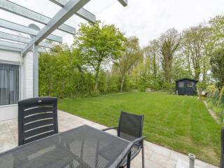Holiday home with fabulous garden - Sint Maartensvlotbrug - 7