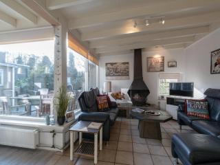 Stylish bungalow with BBQ by Belvilla - Sint Maartensvlotbrug - 8