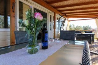 Mobile Home Olive Tree With Private Hot Tub - Pakoštane - 7