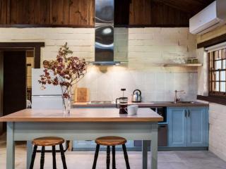 Italian Hill Garden Villa - 7