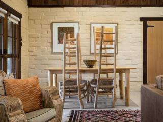 Italian Hill Garden Villa - 6