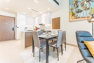 Skyline and Community Views 1BR with Private Balcony Near Community Park, Binghatti Amber, Jumeirah Village Circle by Deluxe Holiday Homes - 2