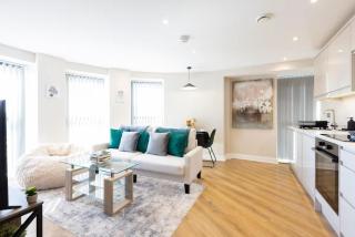 Modern City Apartment - Sleeps 4 & Walk to Arena - Leeds - 0