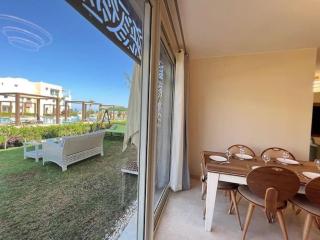 Luxury 5 Bedrooms Sea Front Villa - 8