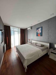 Pirosmani 18D,2 room with a beautiful view - Batumi - 1