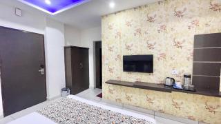 Yashavi-Hotels Group Puri, Near Sea Beach- Luxury & Spacious Room - Near Temple with Prime Location wifi- Lift and Parking Facilities - Puri - 8