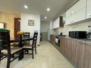newly furnished two bedroom apartment with swimming pool, fully equipped gym, private parking space,children playground and unbeatable scenic city views - Nairobi - 5