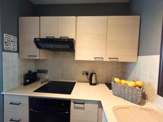 THE A-LINE SEAVIEW MALAMA APARTMENT with pool, tennis court & gym - 6