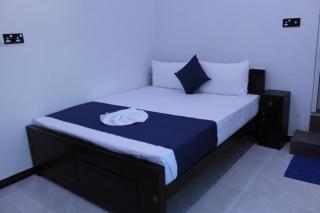 Clara's Beach Inn - 8