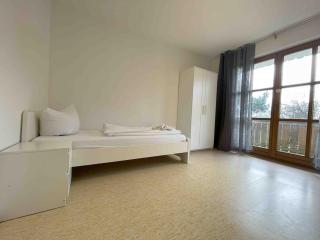 STA1115 gut geschnittene Monteurwohnung mit Balkon - Stamsried - 6