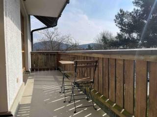 STA1115 gut geschnittene Monteurwohnung mit Balkon - Stamsried - 2