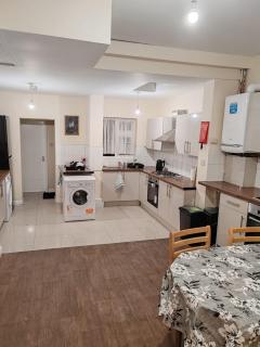 Large single Room with WC in Hounslow Town Centre - 2