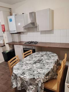 En-Suite Room - Hounslow - 2