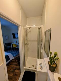 King En suite Room Close to Heathrow Airport - Hounslow - 4