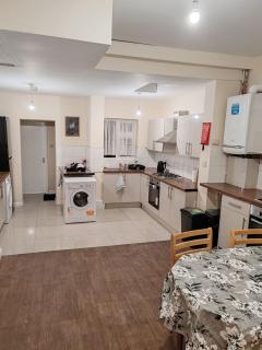 King En suite Room Near Heathrow Airport - 3