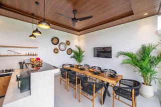 Stunning 4-Bedroom Villa with Breathtaking Ricefield Views - Your Ultimate Bali Getaway Awaits! - Kerobokan - 3