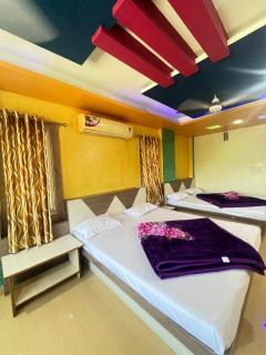 Hotel Ashutosh I 300mtr from shreenathji temple I 966o9o1oo6 - 8