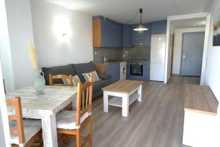 Apartamento con plaza de parking y piscina comunitaria - Roses - 5