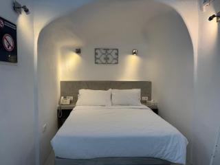 Theodora Suites - Oia - 7