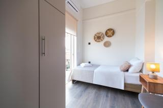 Entire, spacious, spotless apartment, in Ilioupoli, Greece - Atene - 1