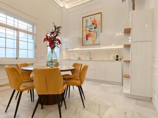 Cathedral Luxury Suite - Seville - 4